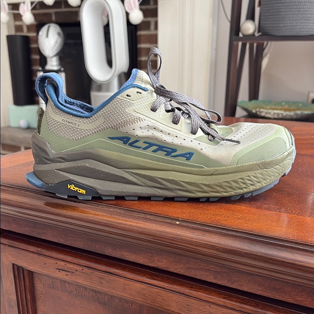 Altra Olympus 6